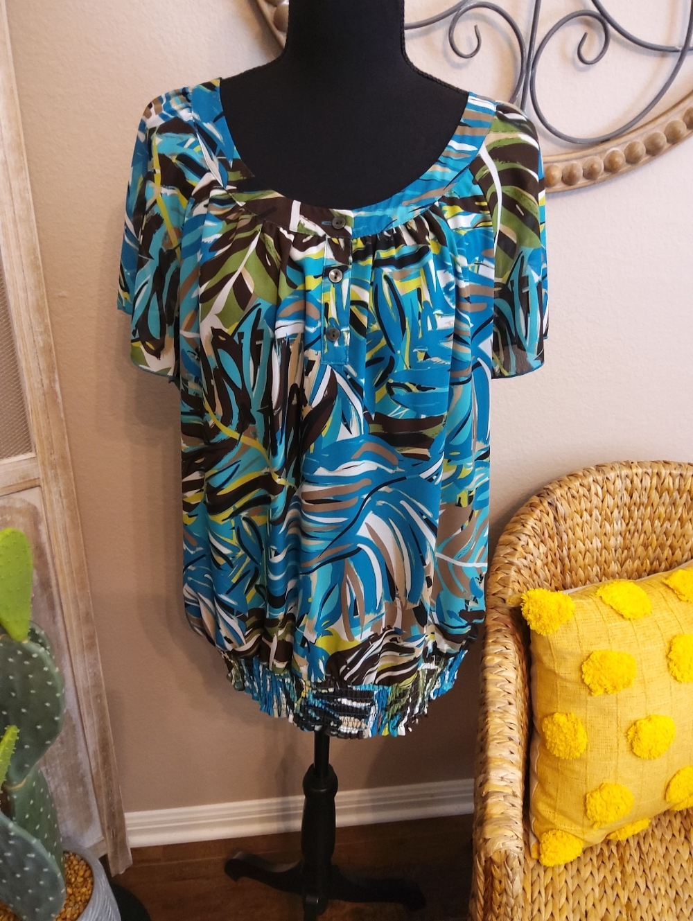 Apt. 9 Blue Teal and Green Abstract Leaf Print Blouse